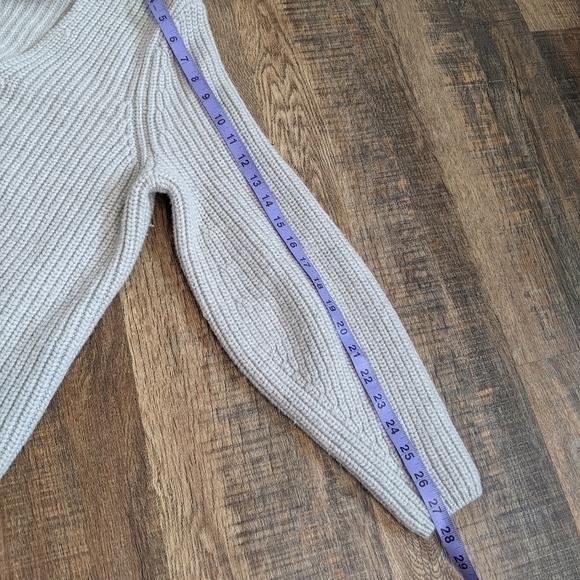 Aritzia Babaton Italian merino wool chunky knit sweater gray - Picture 3 of 10